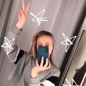 Meet your Posher, Larissa